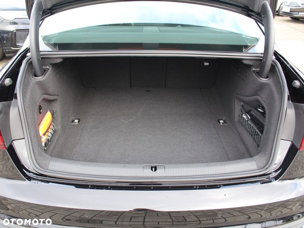Audi A4 Limousine - 13