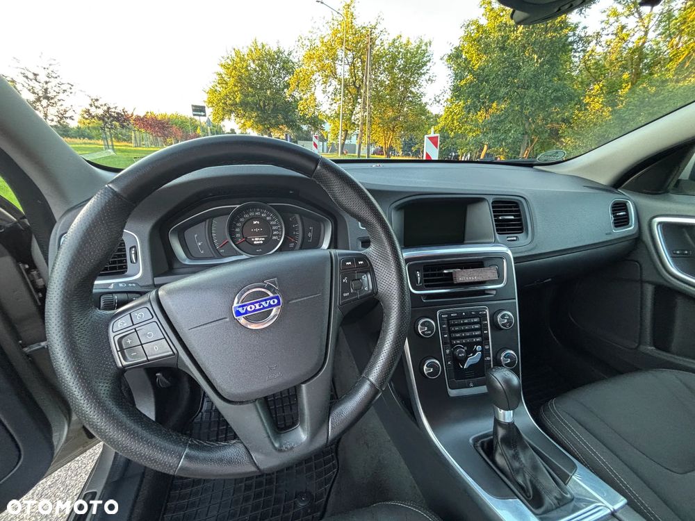 Volvo V60 D2 Momentum - 15