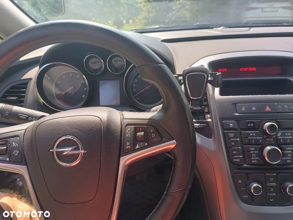 Opel Astra 1.6 Essentia - 11