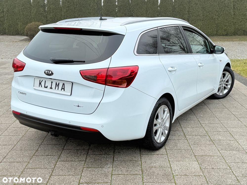 Kia Ceed 1.6 GDI Fifa World Cup Edition - 4