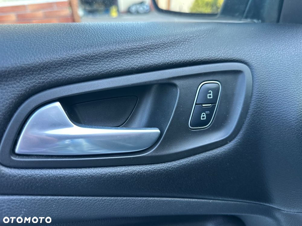 Ford Kuga 2.0 TDCi 2x4 ST-Line - 14