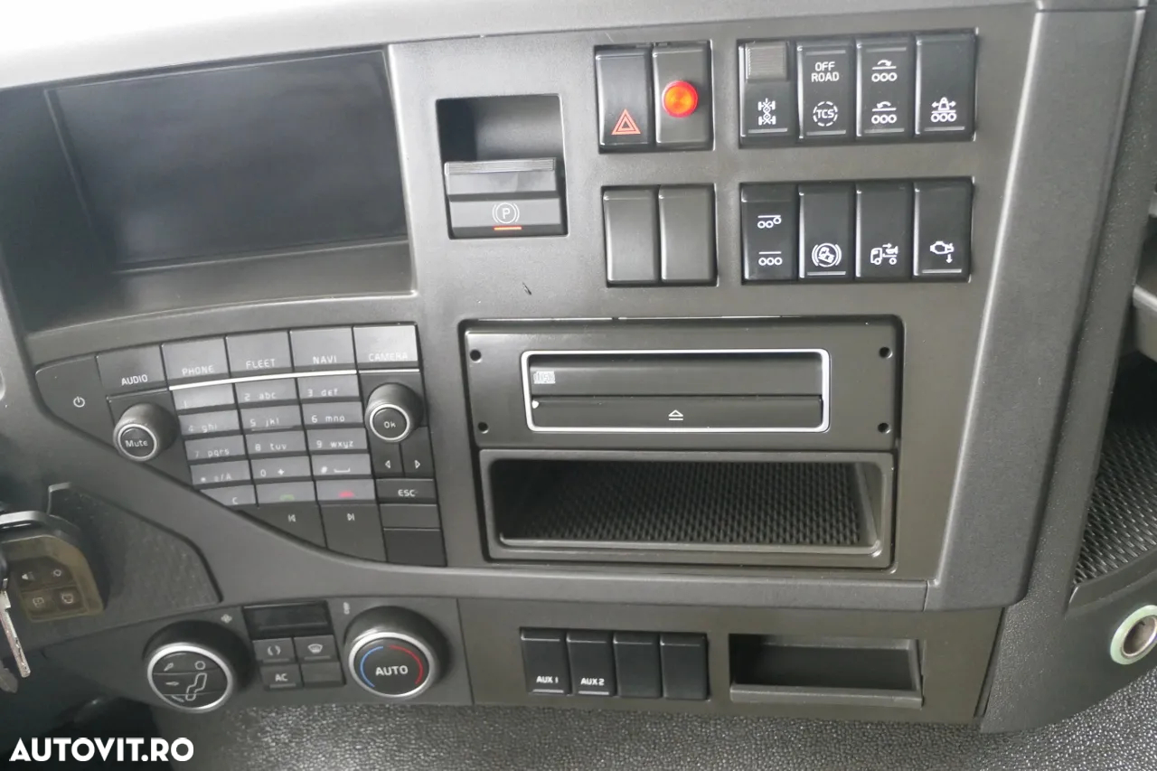 Volvo FMX 450 / 8x4 / 2 PAGINI. CAMION BASCULANTE / TRIDEM / AXIE DE DIRECȚIE LIFTARE / BORDMATIC / HYDROCLAP / 2016 - 32