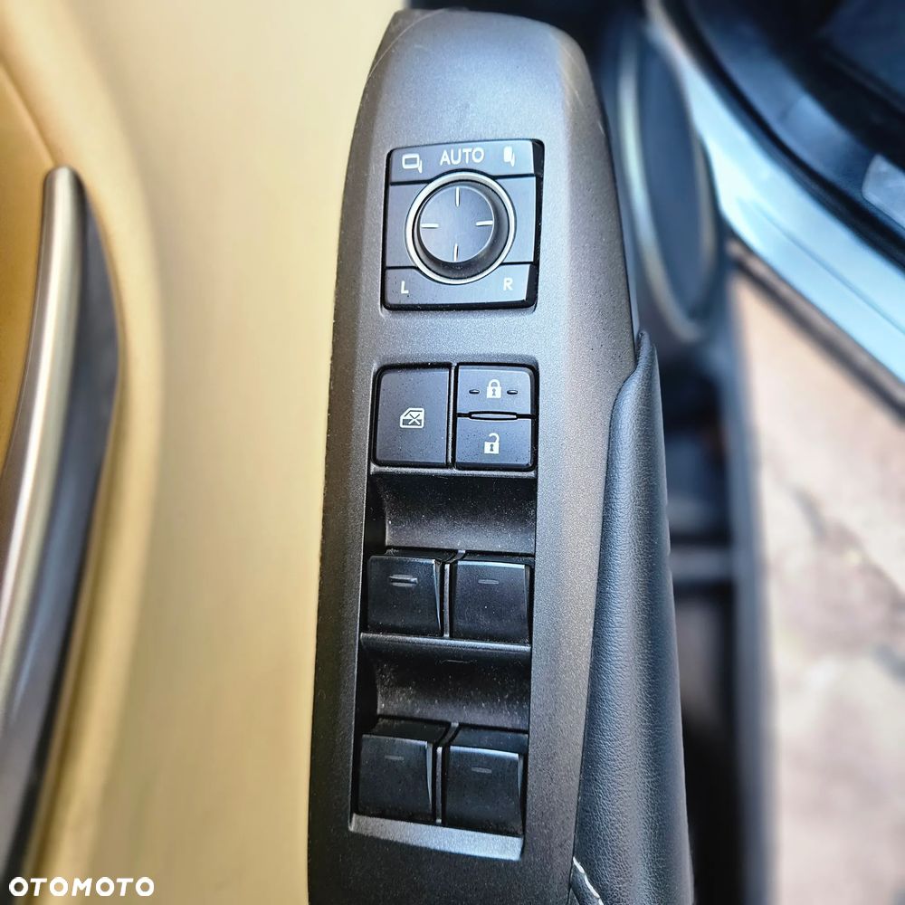 Lexus NX 200t AWD Luxury Line - 32