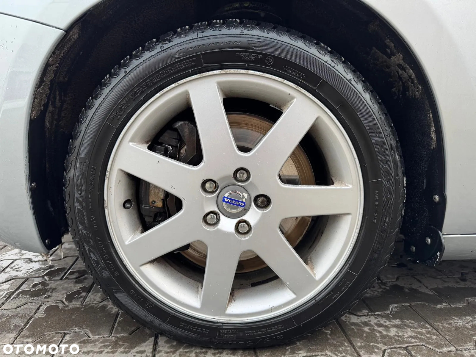 Volvo V60 D6 AWD Plug-in Hybrid R-Design Summum - 28