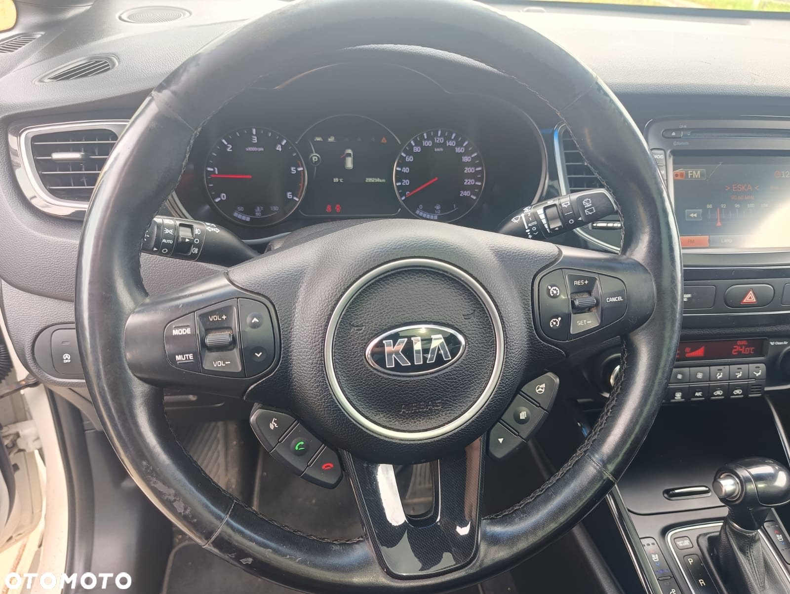 Kia Carens 1.7 CRDi XL 7os DCT - 26