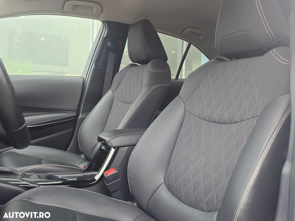 Toyota Corolla Sedan 1.8 HSD Exclusive - 15