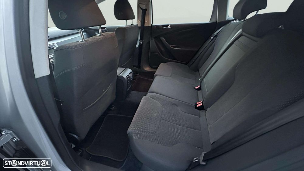 VW Passat Variant 2.0 TDi Confortline - 10