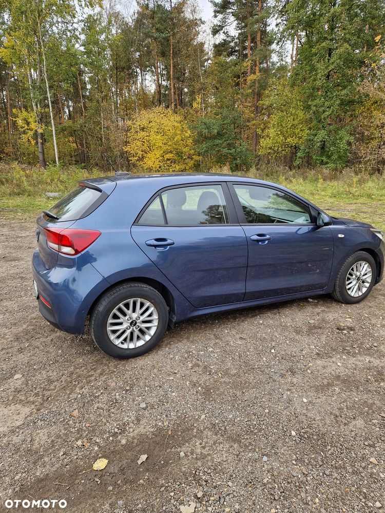 Kia Rio - 11
