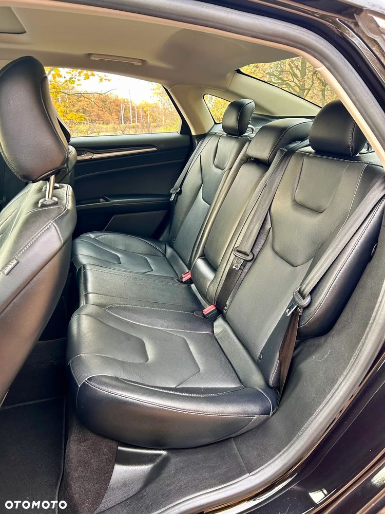 Ford Fusion 2.0 EcoBoost Titanium - 16