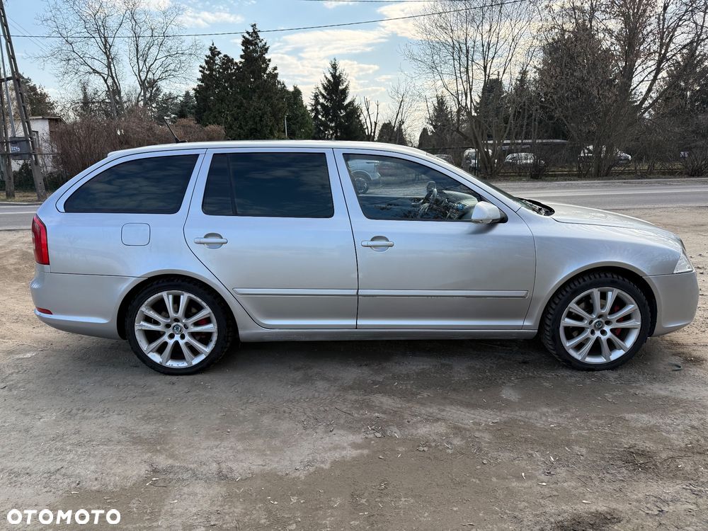 Skoda Octavia 2.0 TDI CR DPF RS - 4