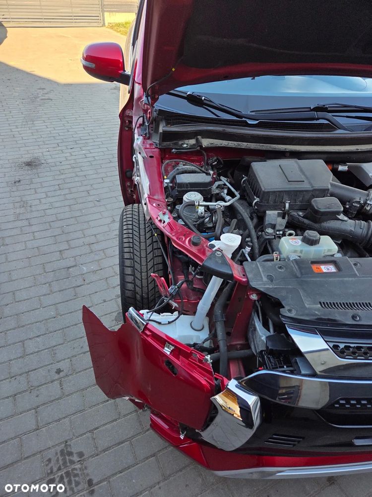 Mitsubishi Outlander - 24