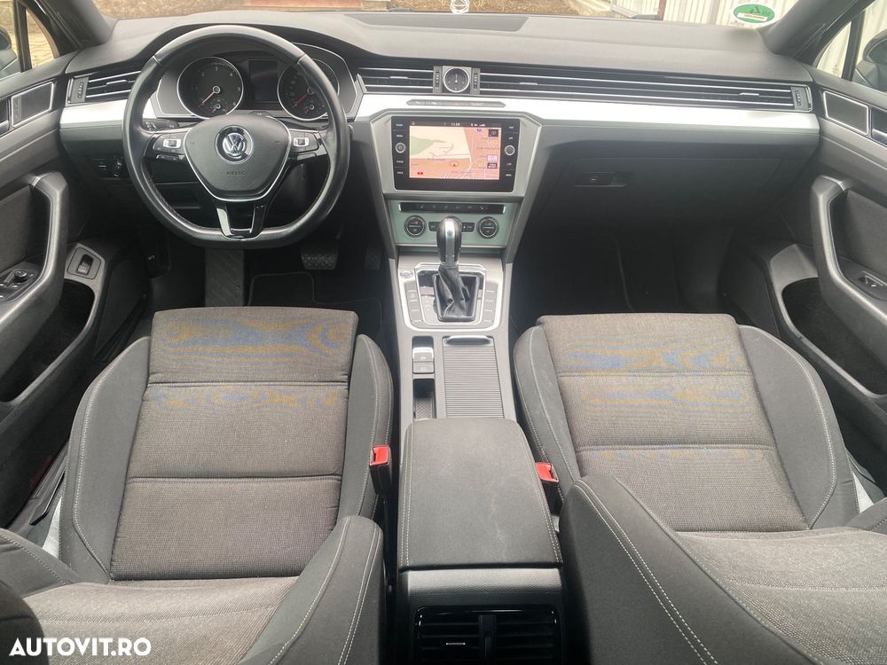 Volkswagen Passat 2.0 TDI DSG Comfortline - 9