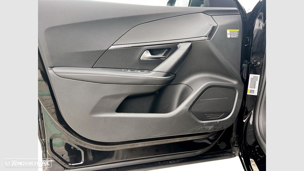 Peugeot 2008 1.2 Hybrid Allure e-DCS6 - 11