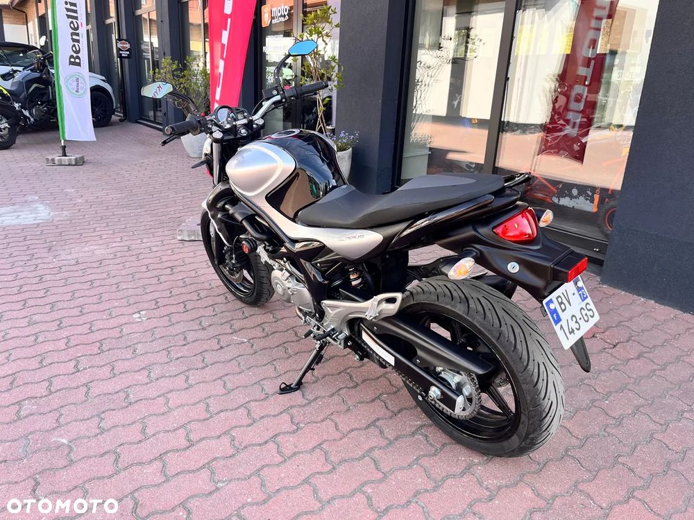 Suzuki Gladius - 9