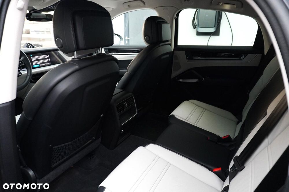 Porsche Cayenne - 14