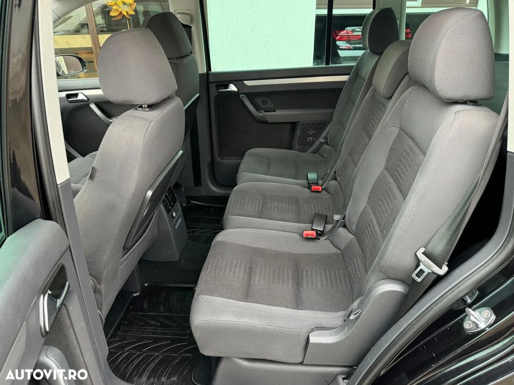 Volkswagen Touran - 9