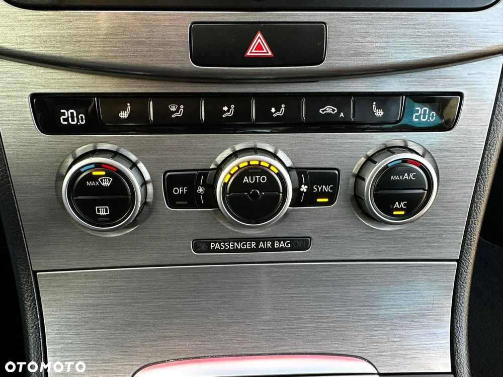 Volkswagen Passat 2.0 TDI DPF Highline - 25