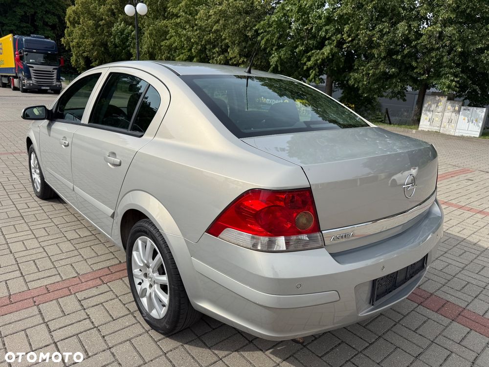 Opel Astra 1.6 - 4