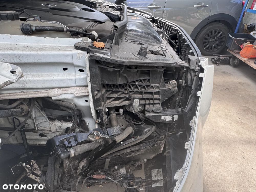 Mercedes-Benz GLE 400 d 4Matic 9G-TRONIC AMG Line - 13