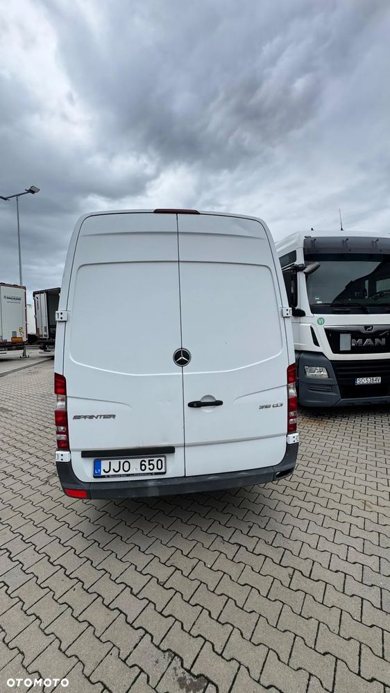 Mercedes-Benz Sprinter - 5