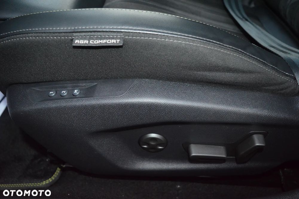 Peugeot 308 BlueHDi 130 EAT8 Stop & Start GT - 32
