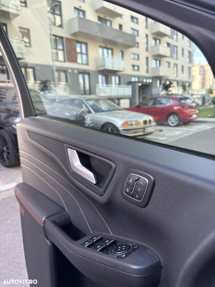 Ford Kuga 2.5 Duratec AWD FHEV ST-Line X - 6