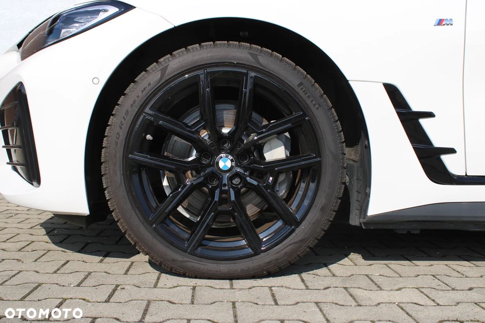 BMW i4 80.7kWh eDrive 35 M Sport - 9