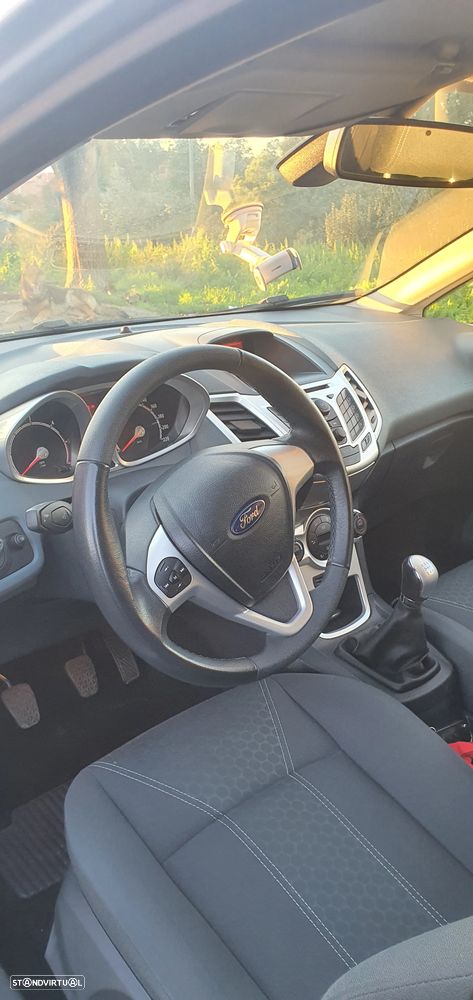 Ford Fiesta - 10