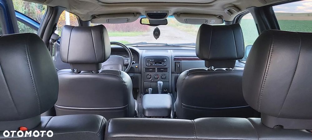 Jeep Grand Cherokee 4.7 Overland - 11