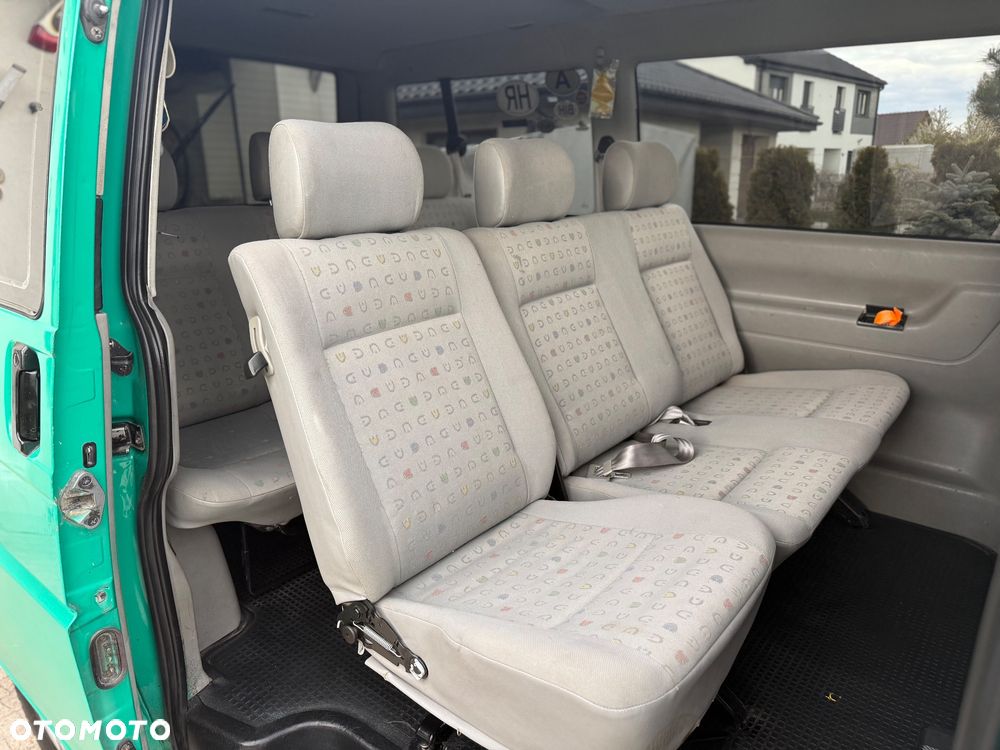 Volkswagen Caravelle GL - 8