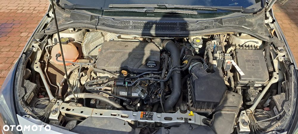 Opel Astra 1.2 T Edition S&S - 11