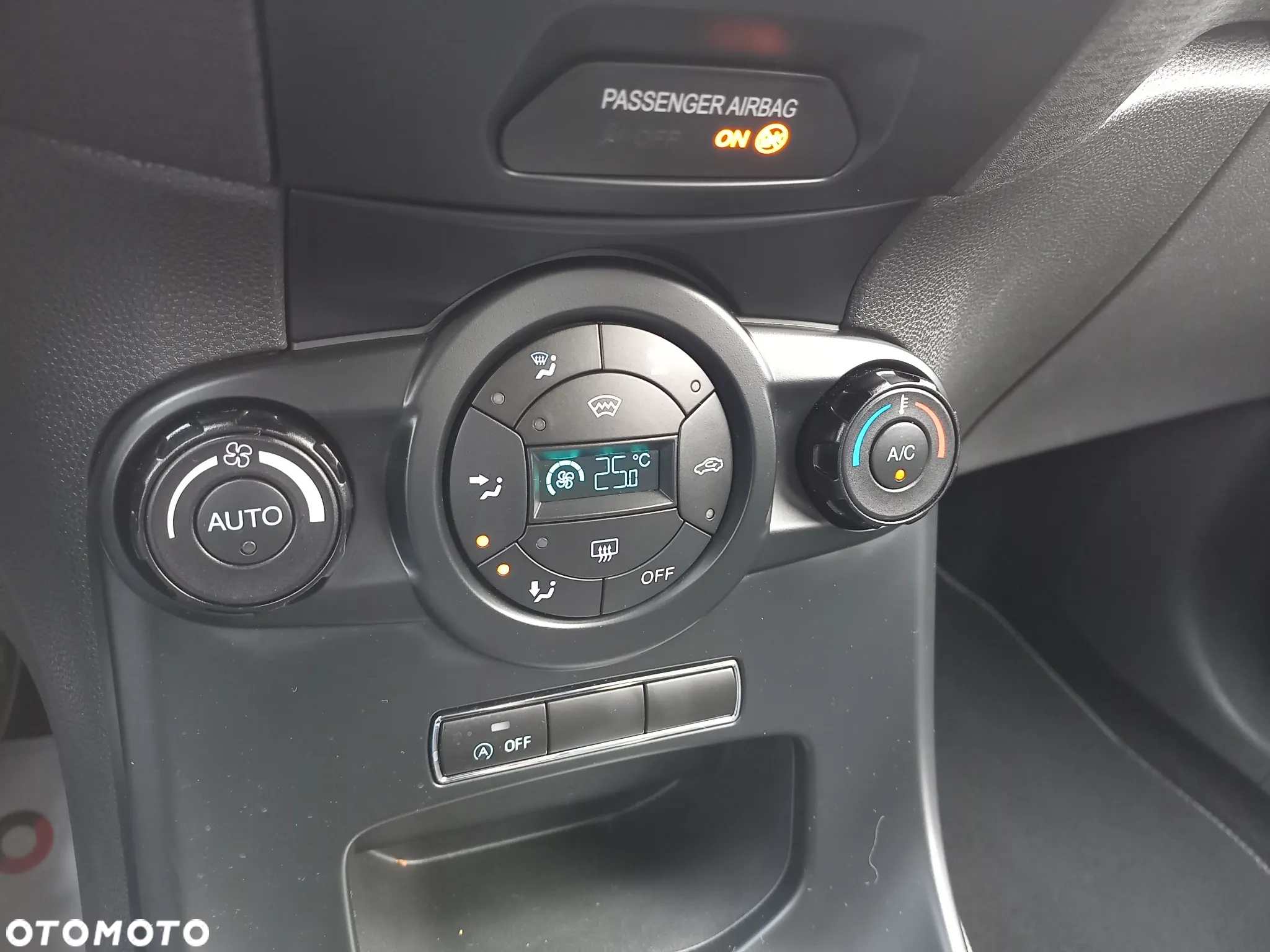 Ford Fiesta 1.0 EcoBoost Start-Stop ST-LINE - 35