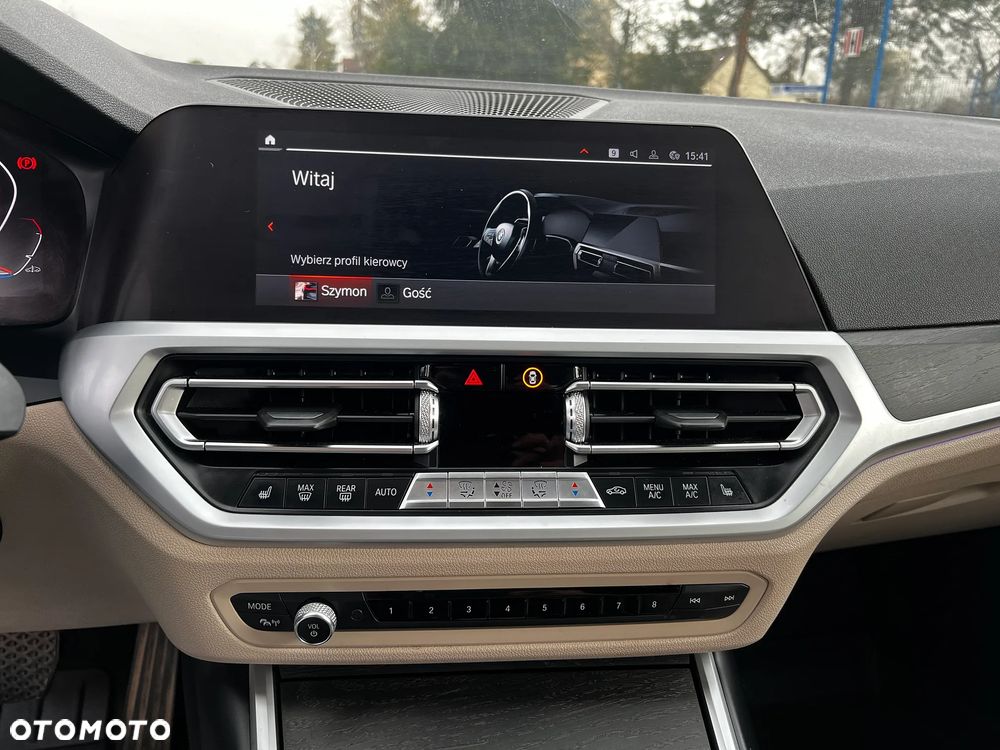 BMW Seria 3 320d xDrive Sport Line Shadow sport - 31