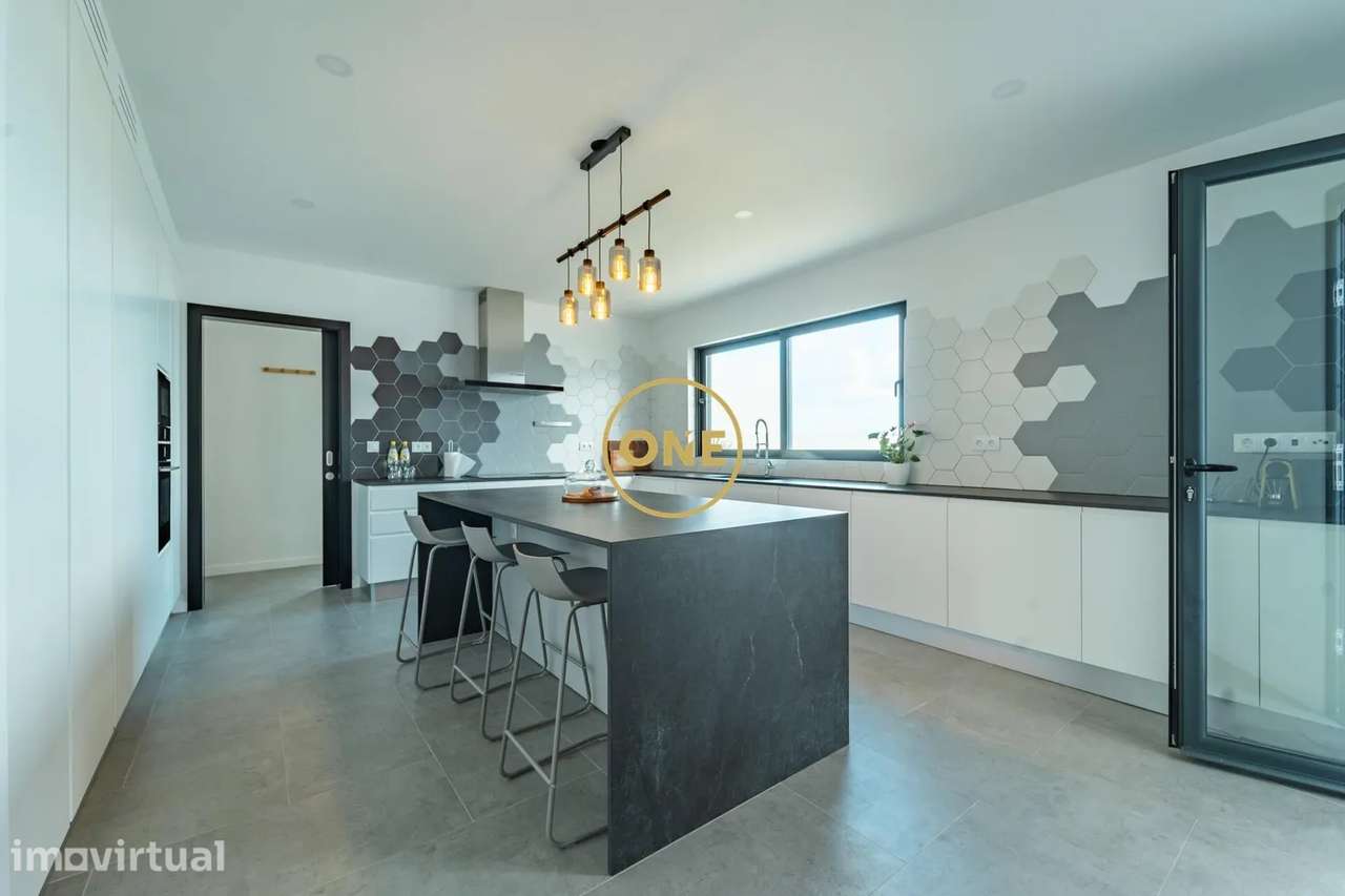 Moradia T2+1 Nova - Piscina, Terraço, Ginásio e Suíte com Closet - Grande imagem: 5/50