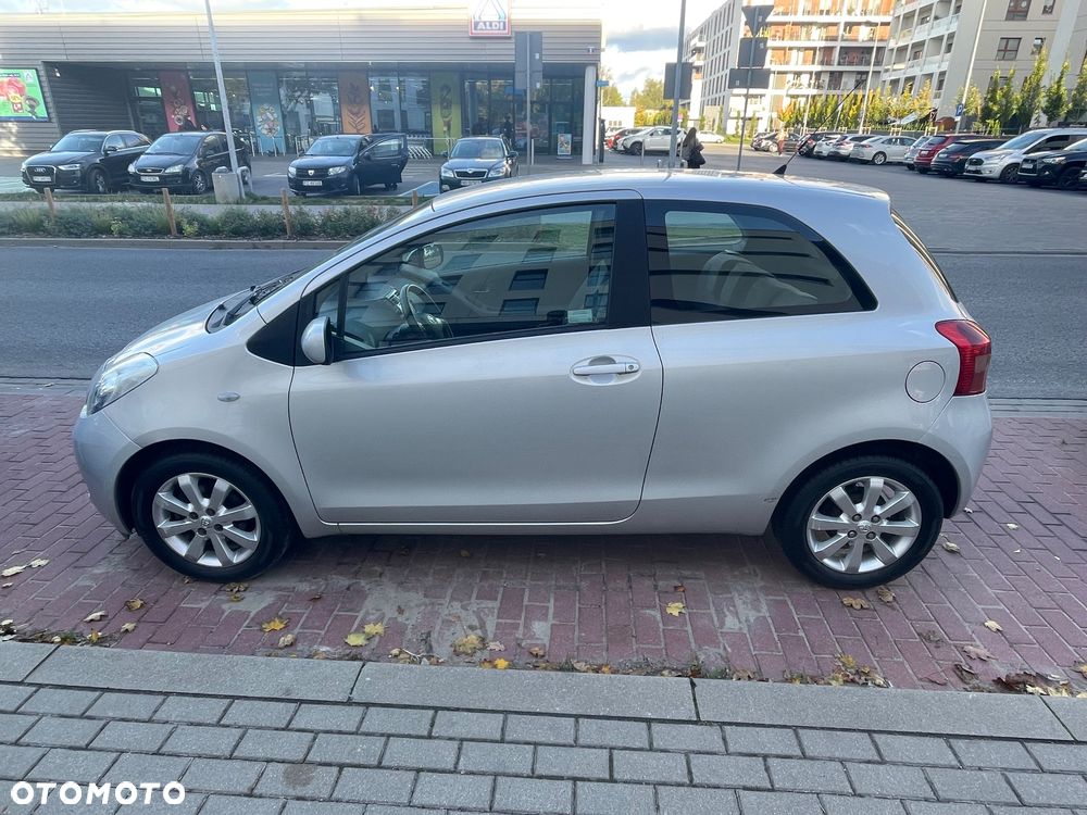 Toyota Yaris - 16