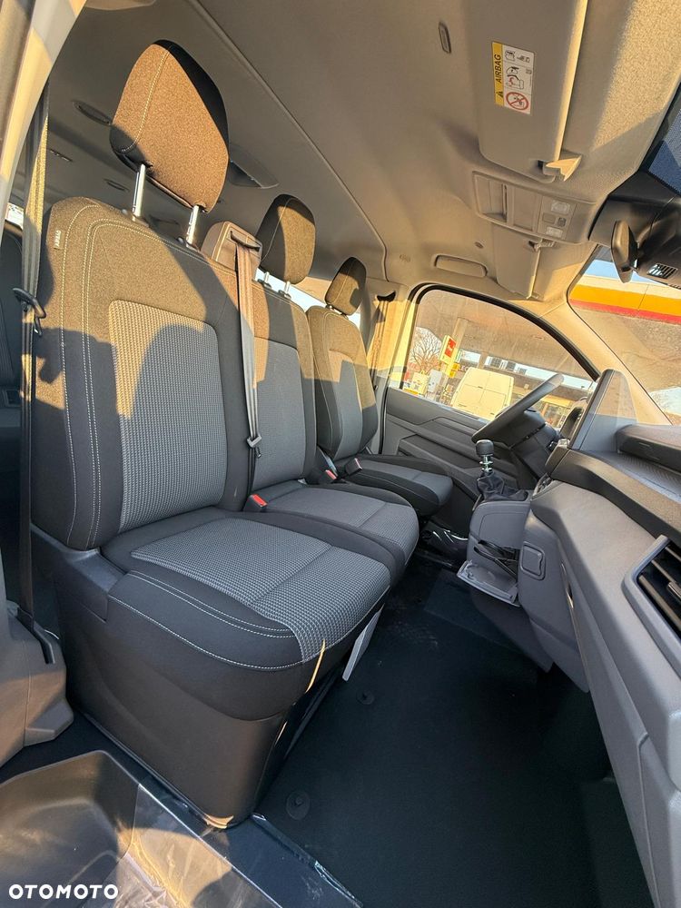 Volkswagen Transporter - 12