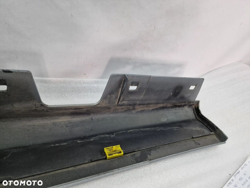 BMW E90 / E91 05- ŁADNA PRAWA LISTWA PROGOWA / NAKŁADKA PROGU , NR 5171-7062298 / 7062298 , NR AUKCJI PR393 - 13
