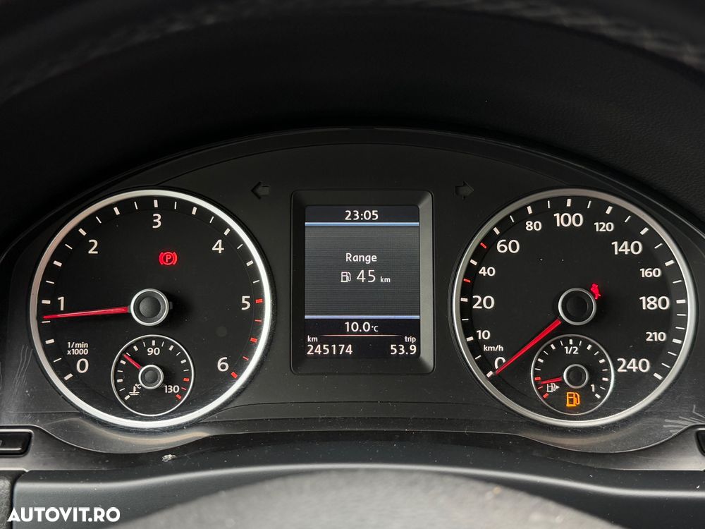 Volkswagen Tiguan 2.0 TDI DPF BlueMotion Technology Sport & Style - 16