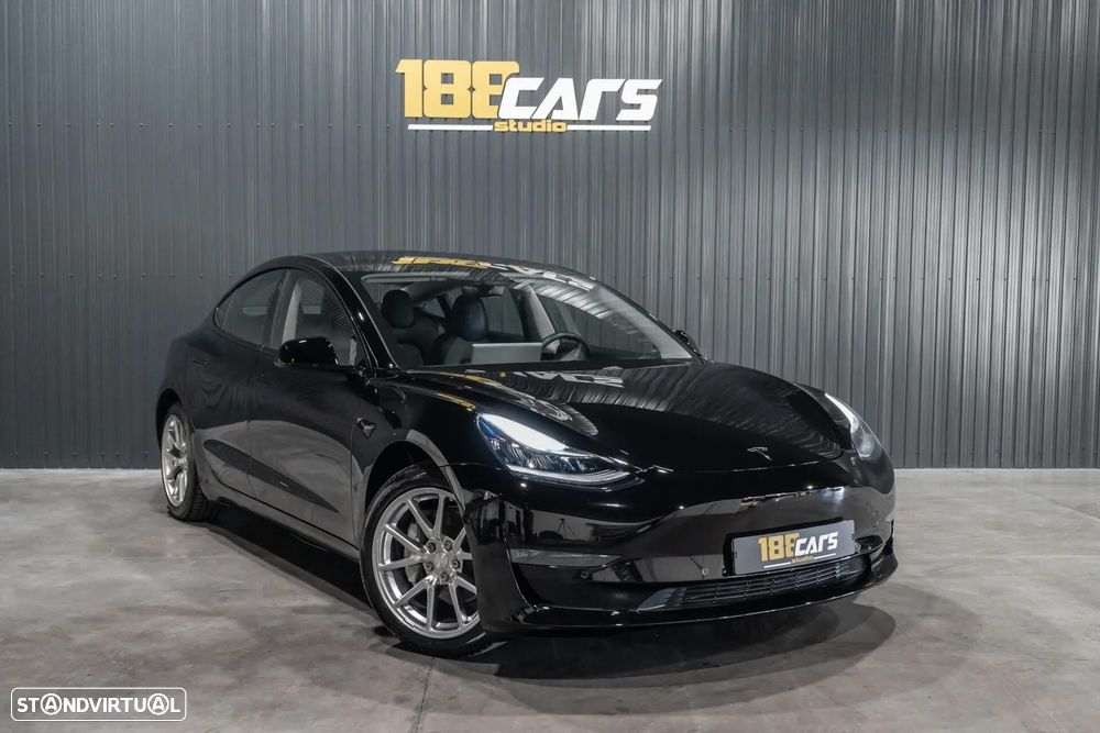 Tesla Model 3 Long-Range Dual Motor AWD - 4