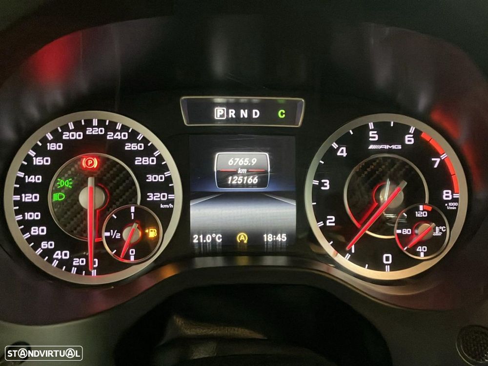 Mercedes-Benz A 45 AMG 4-Matic - 11