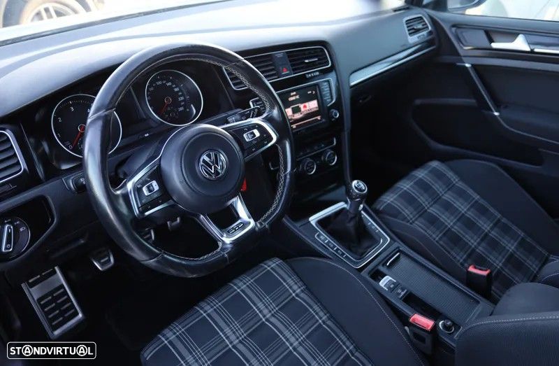 VW Golf 2.0 TDI GTD - 9