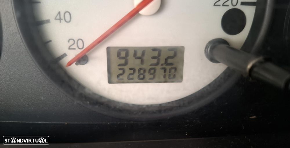 Ford Fiesta 1.8 D Studio - 8