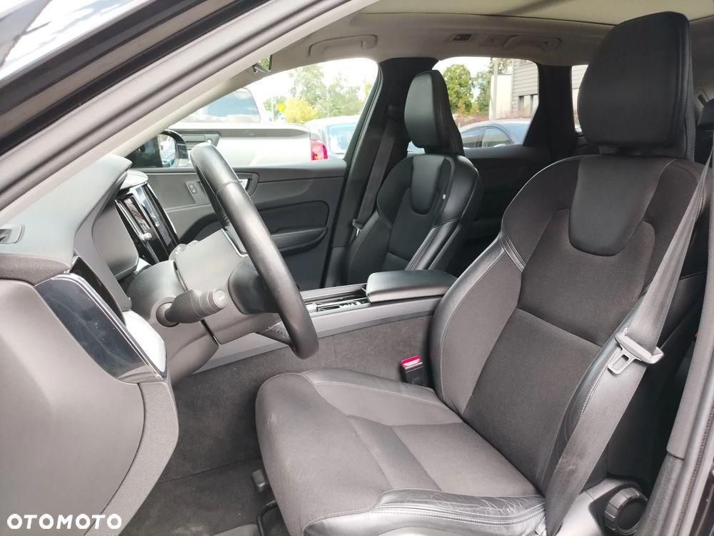 Volvo XC 60 D5 AWD Momentum - 13