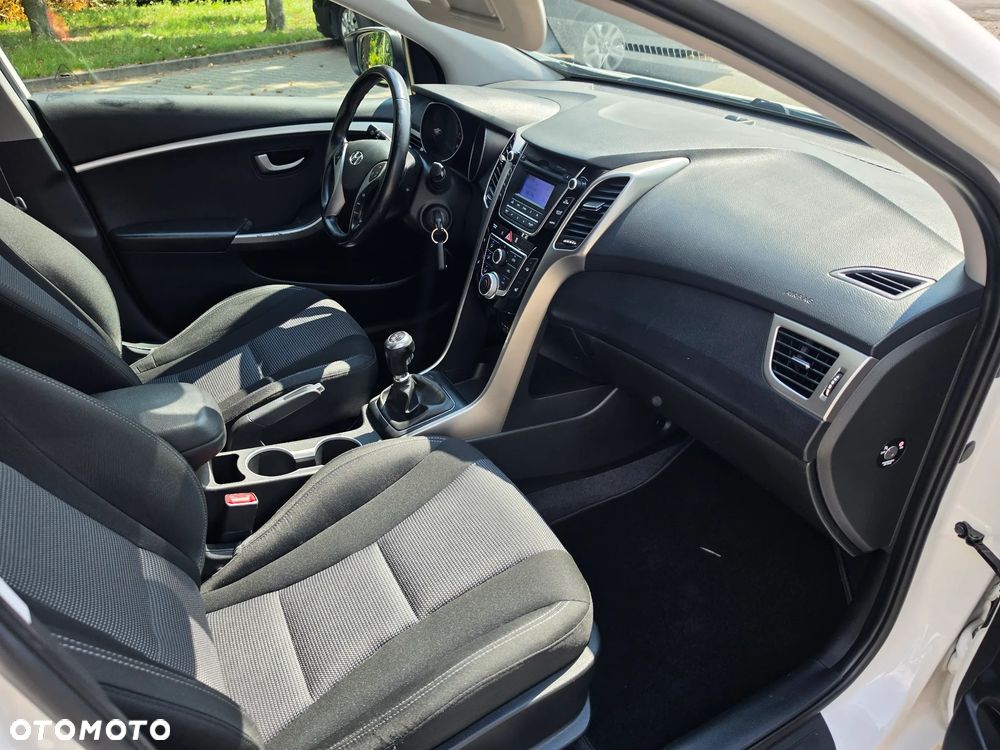 Hyundai i30 1.6 CRDi Comfort - 23