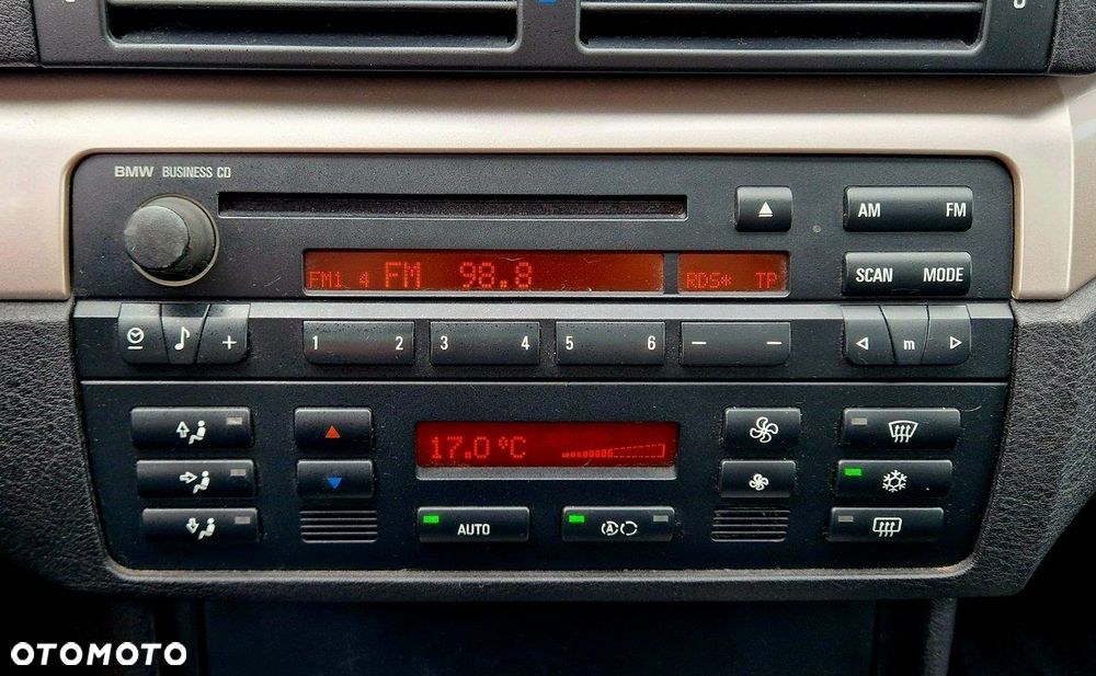BMW Seria 3 318i Touring Edition Exclusive - 38