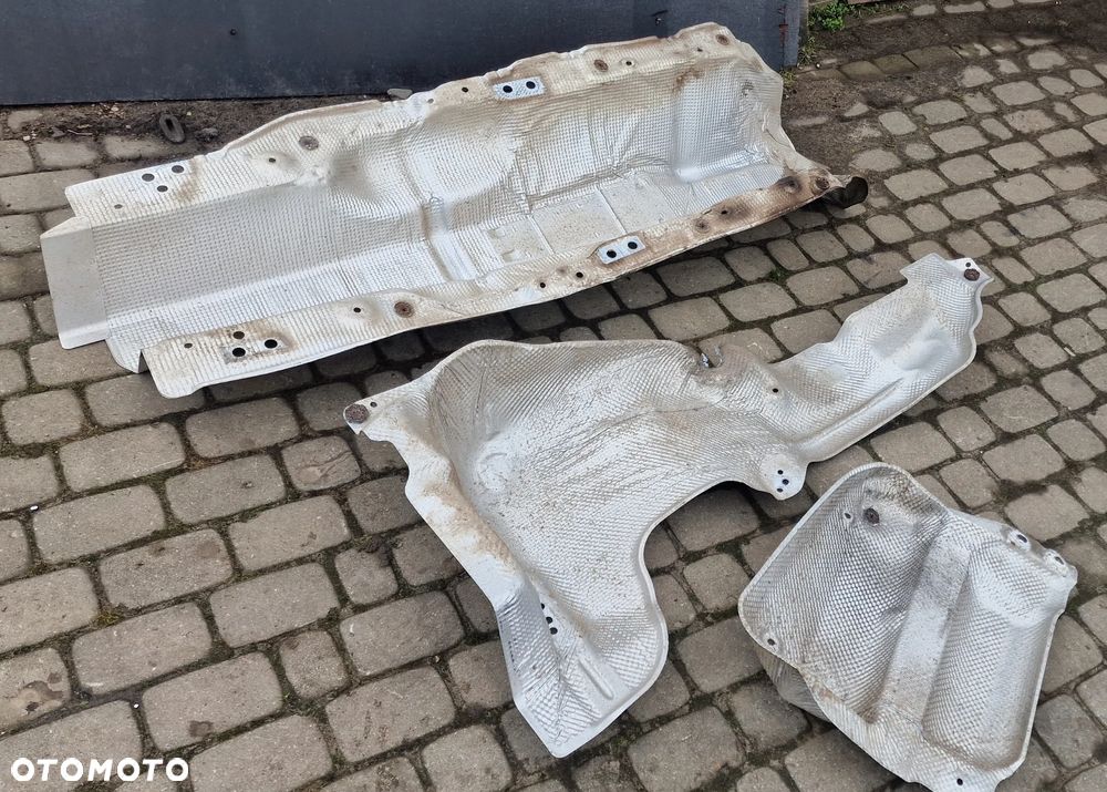 OSŁONY TERMICZNE WYDECHU KOMPLET 3C0825701C 3C0825721D 3C0825671K  VW PASSAT B7 - 1
