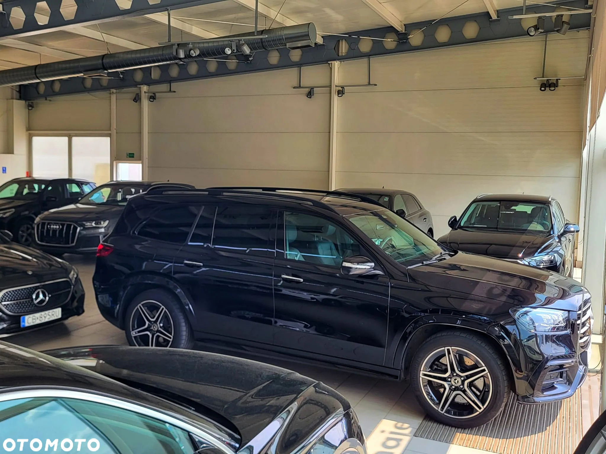 Mercedes-Benz GLS - 9