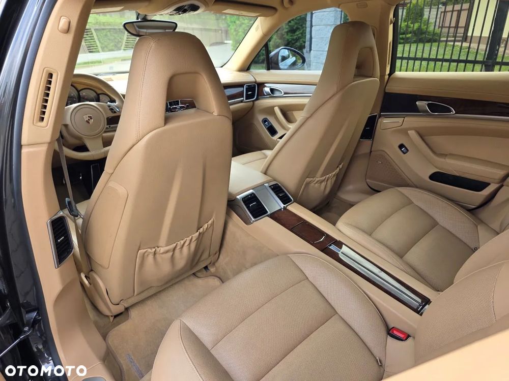 Porsche Panamera 4 PDK - 14