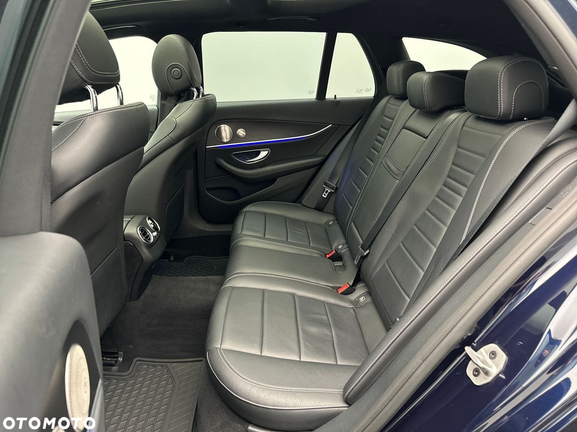 Mercedes-Benz Klasa E 300 de 4Matic T 9G-TRONIC Avantgarde - 14