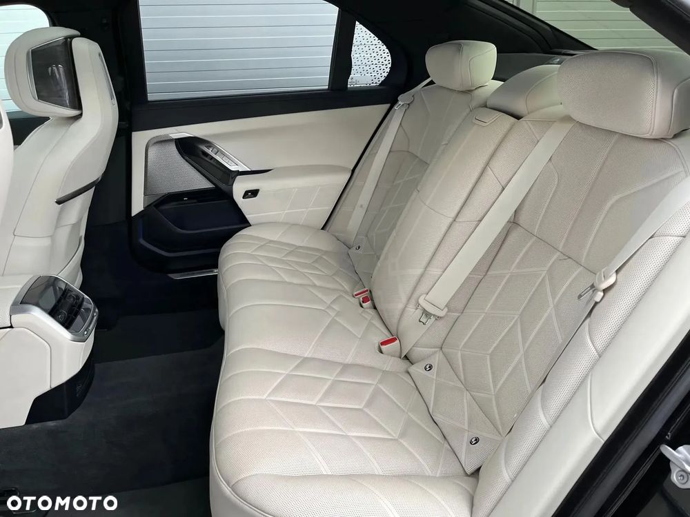 BMW Seria 7 740Ld xDrive - 17